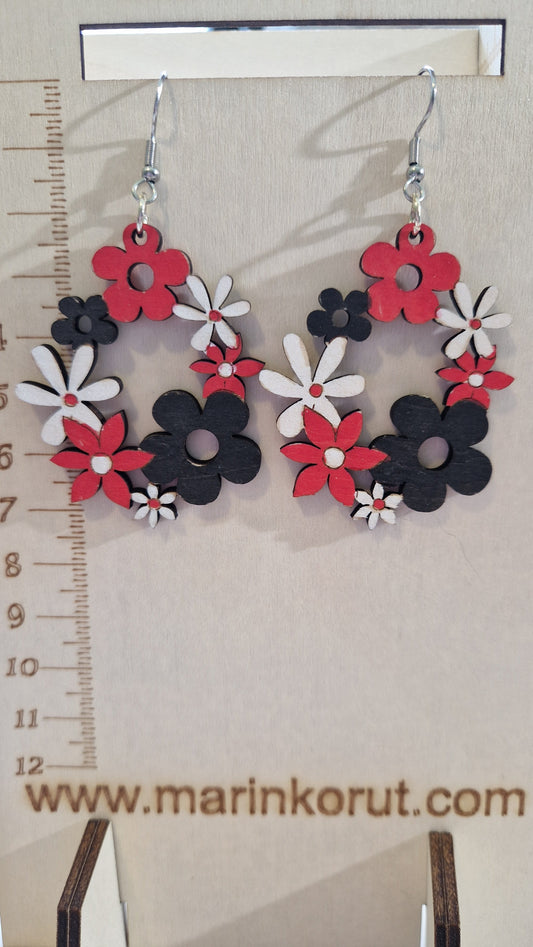 Ihanat käsin maalatut kukkakorvakorut Marinkorut