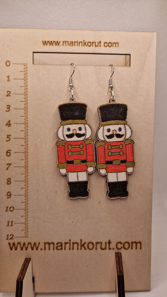 Upeat Pähkinänsärkijä-korvakorut Marinkorut