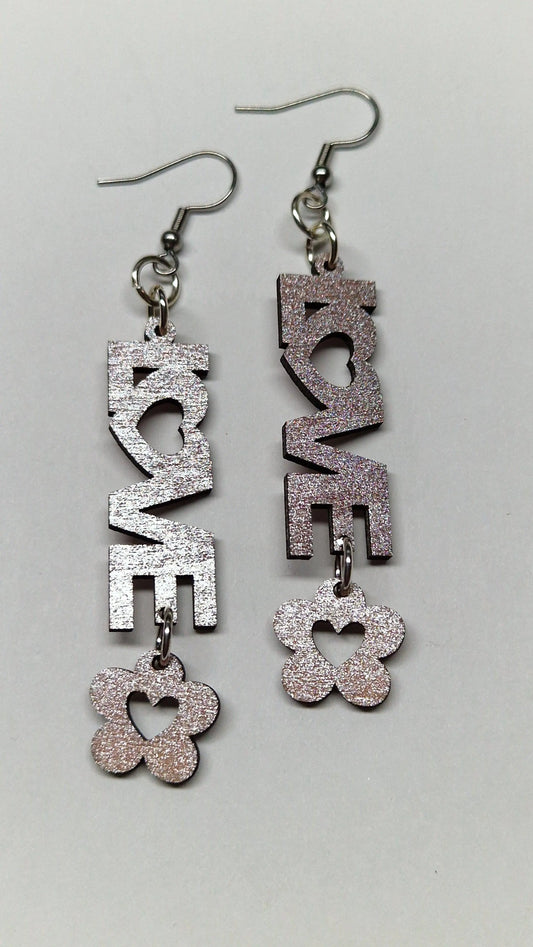 Ihanat Love-teksti korvakorut kukalla - Marinkorut