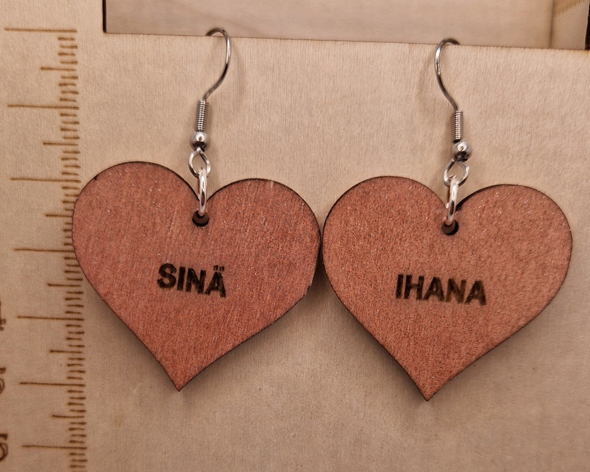 Sanat, jotka kantavat. Korvikset, jotka puhuvat. Marinkorut