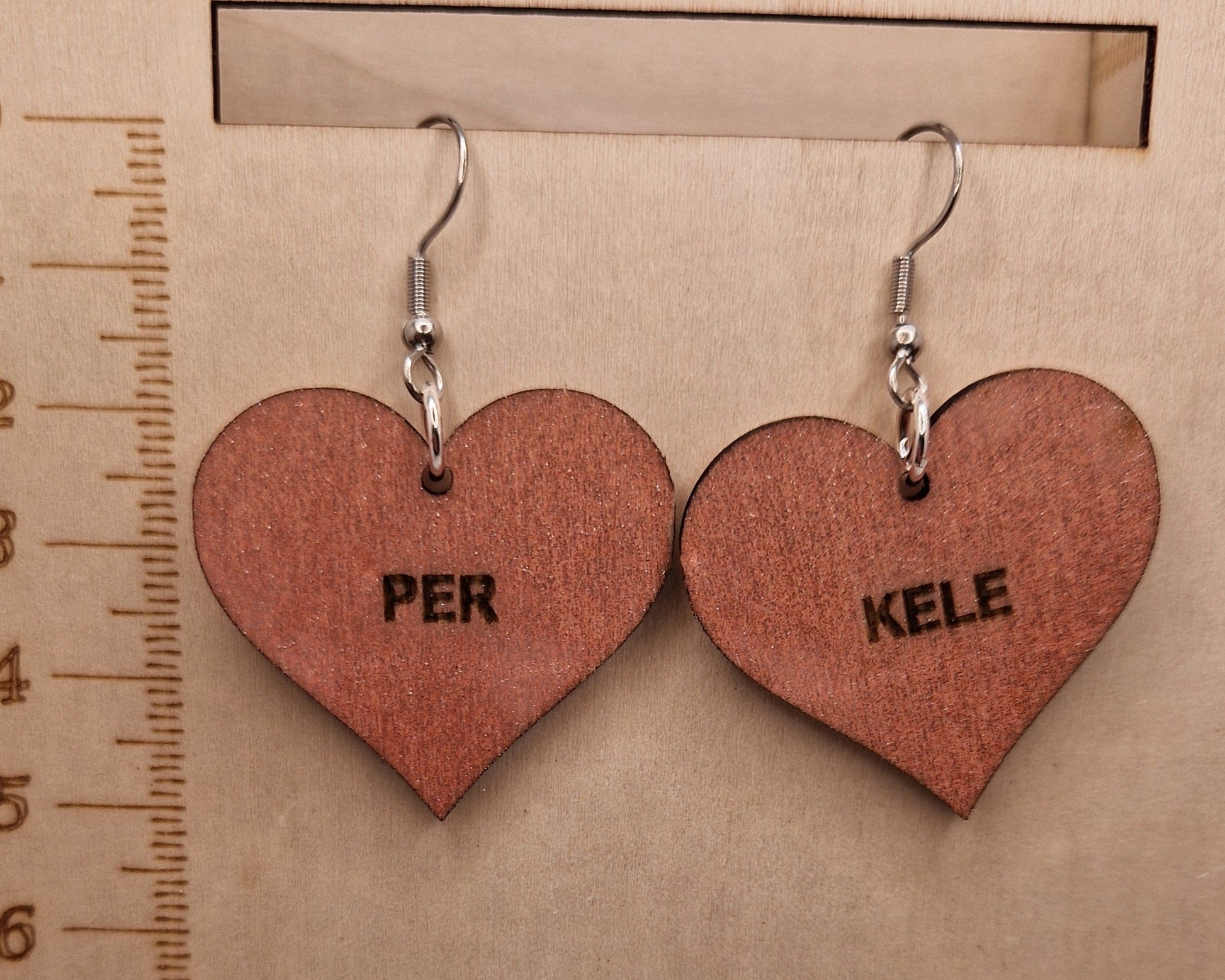 Sanat, jotka kantavat. Korvikset, jotka puhuvat. Marinkorut