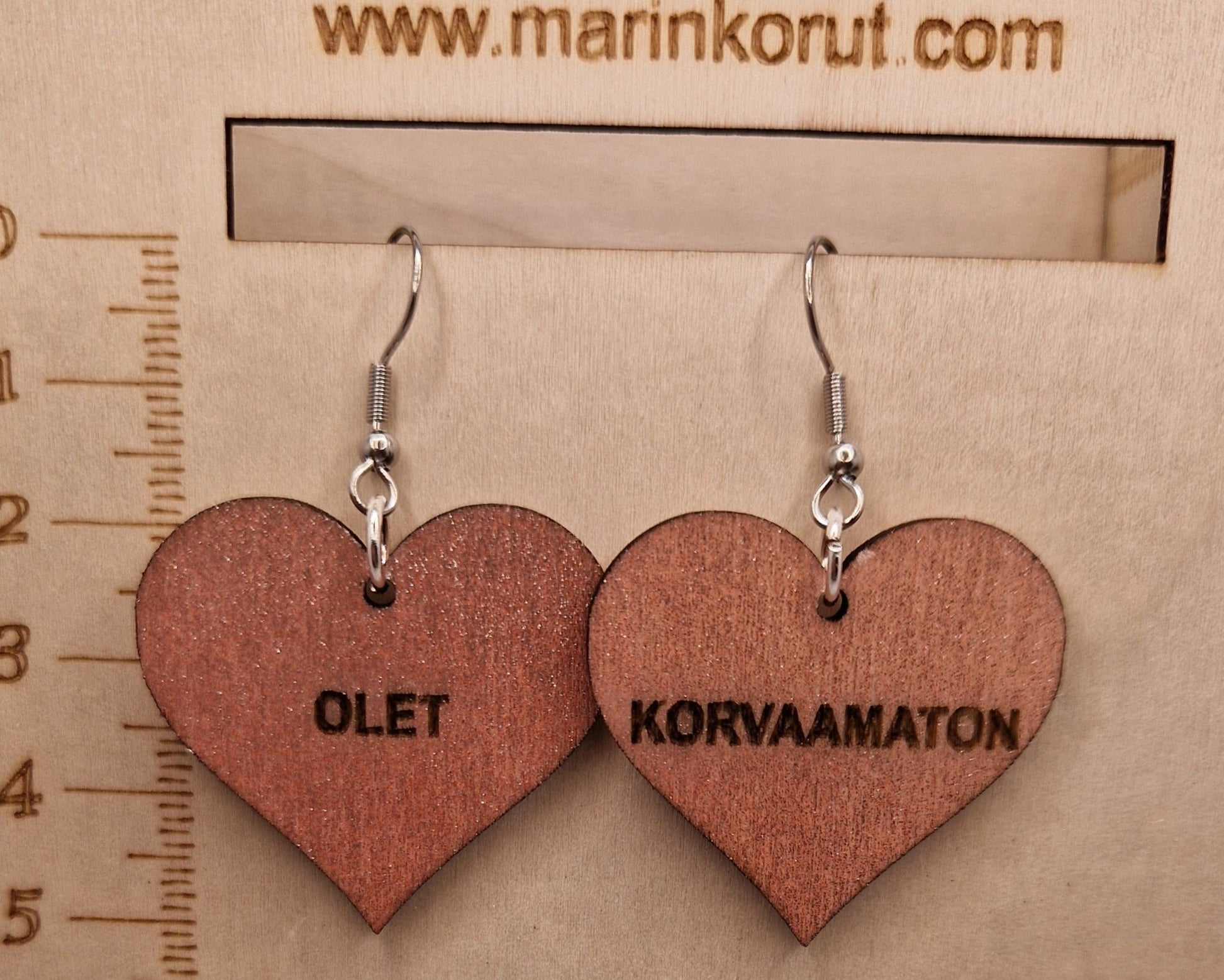 Sanat, jotka kantavat. Korvikset, jotka puhuvat. Marinkorut