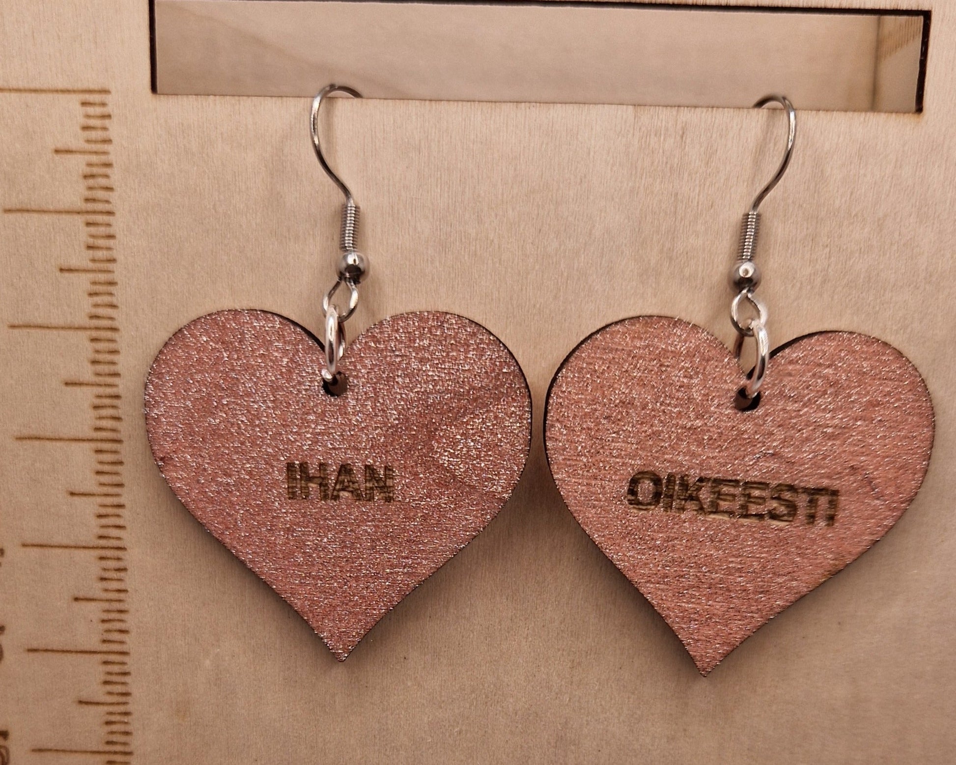 Sanat, jotka kantavat. Korvikset, jotka puhuvat. Marinkorut