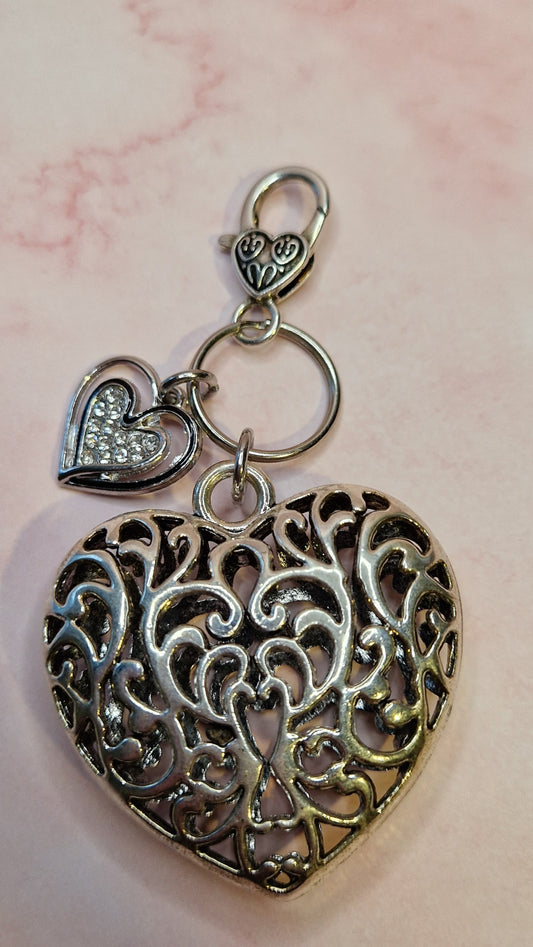 Säihkyvä sydänavaimenperä bling bling riipuksella Marinkorut