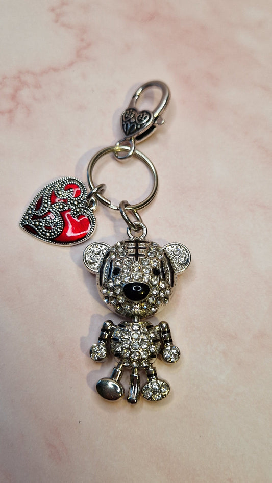 Säihkyvä nalleavaimenperä sydänlukolla – suloinen lahjaidea Marinkorut