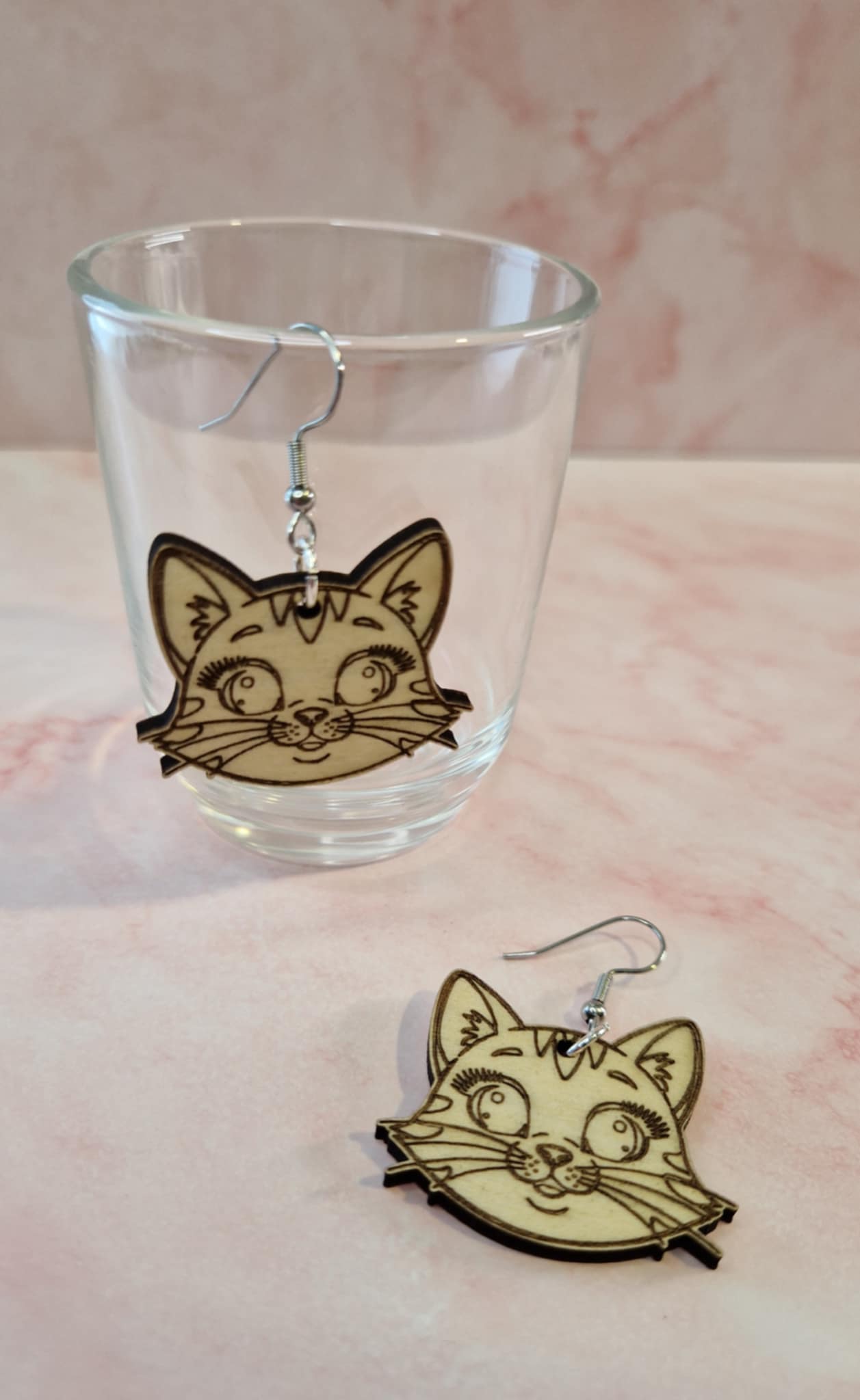 Kissan ilme ‑korvakorut Marinkorut