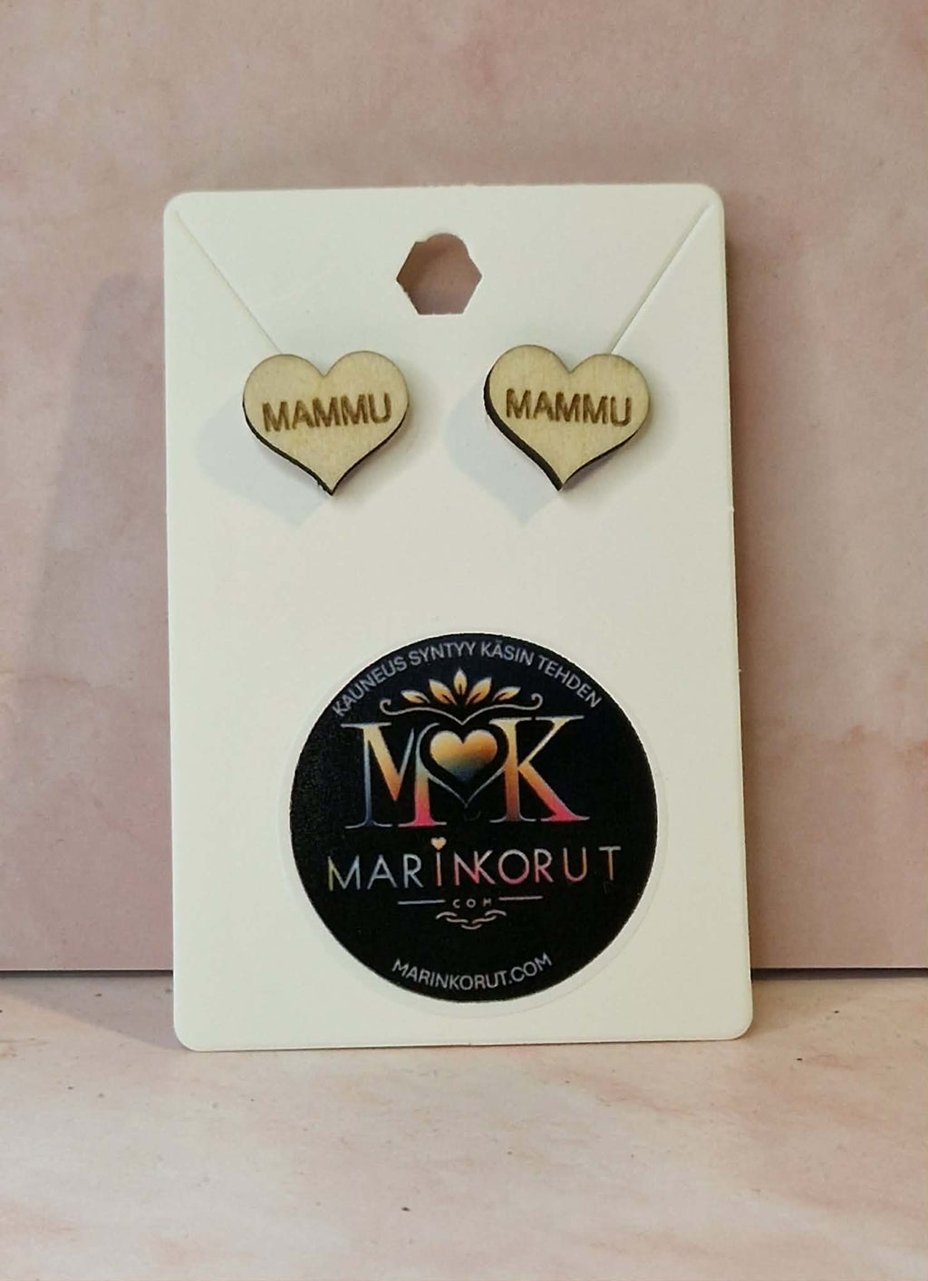 MUMMI / MUMMO / MAMMU ‑korvakorut – lämmin lahja rakkaalle isoäidille Marinkorut