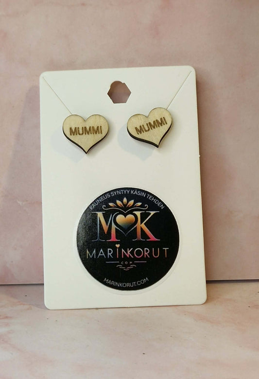 MUMMI / MUMMO / MAMMU ‑korvakorut – lämmin lahja rakkaalle isoäidille Marinkorut