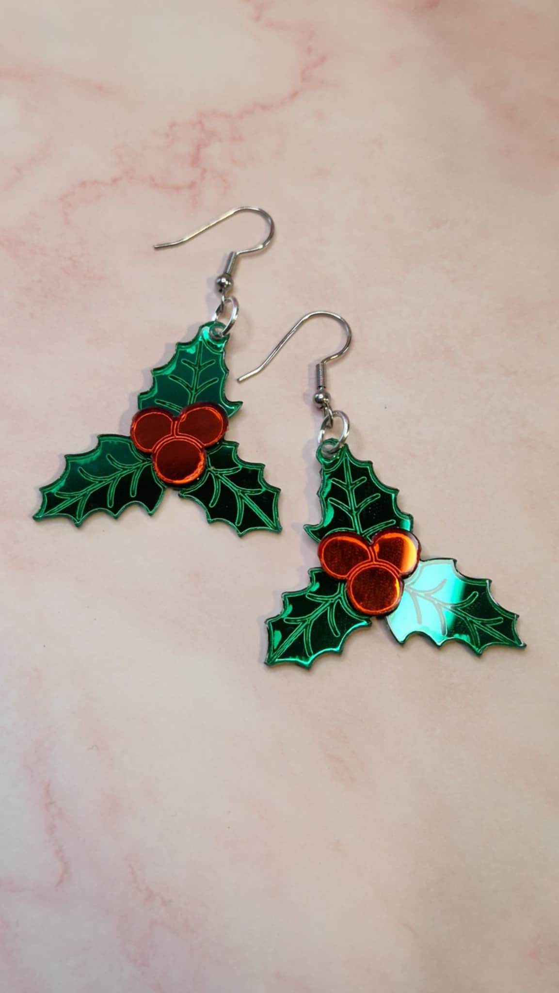 Orjanlaakeri peiliakryylikorvakorut – hohtavat, kevyet ja kotimaiset joulukorut Marinkorut