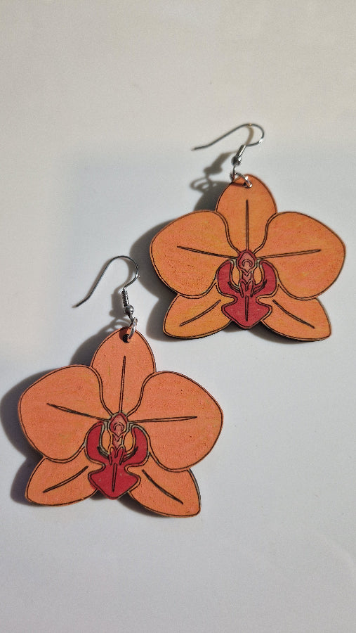 Käsinmaalatut orkideakorvakorut Marinkorut