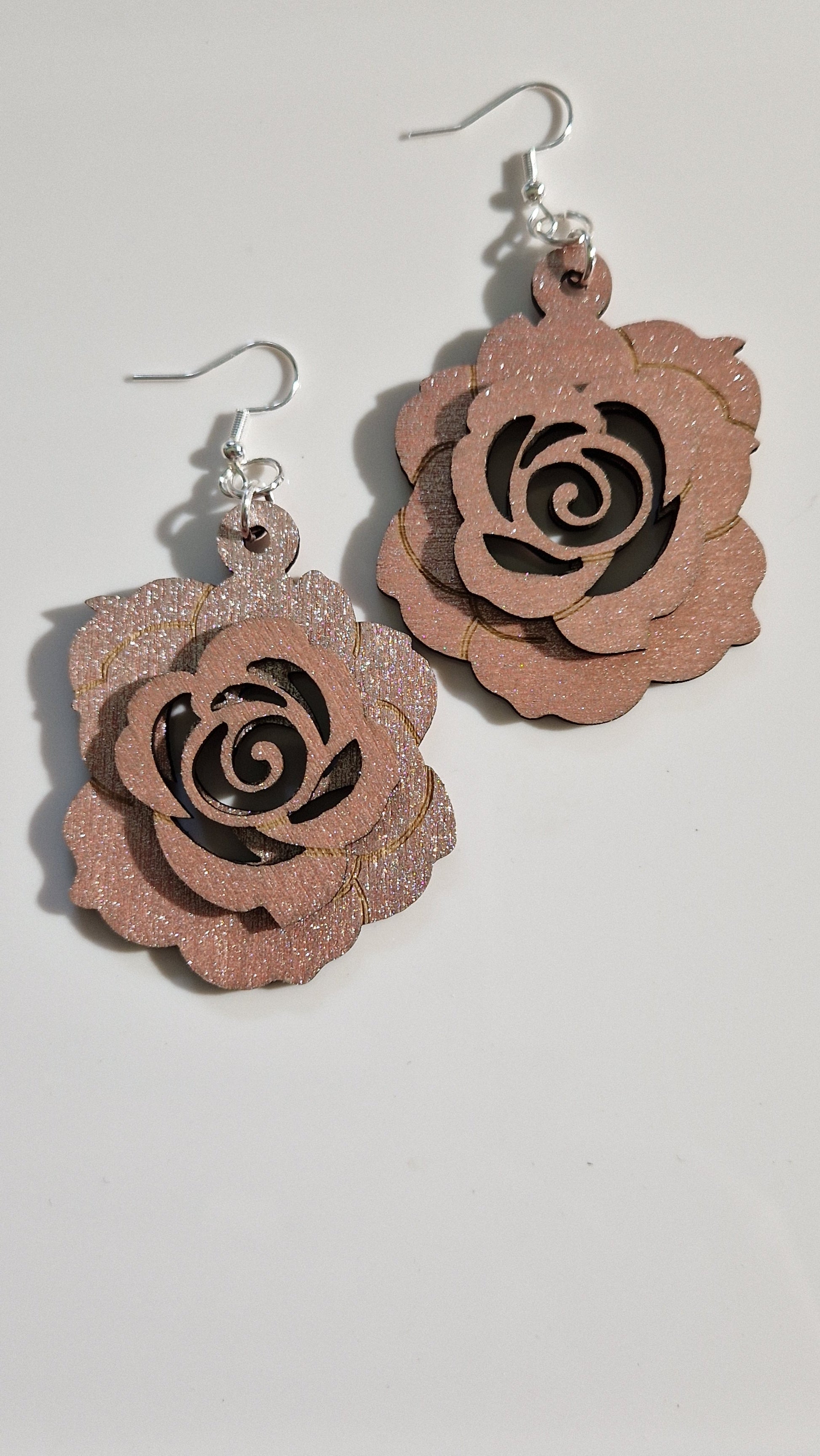 Upeat ruusukorvakorut Marinkorut